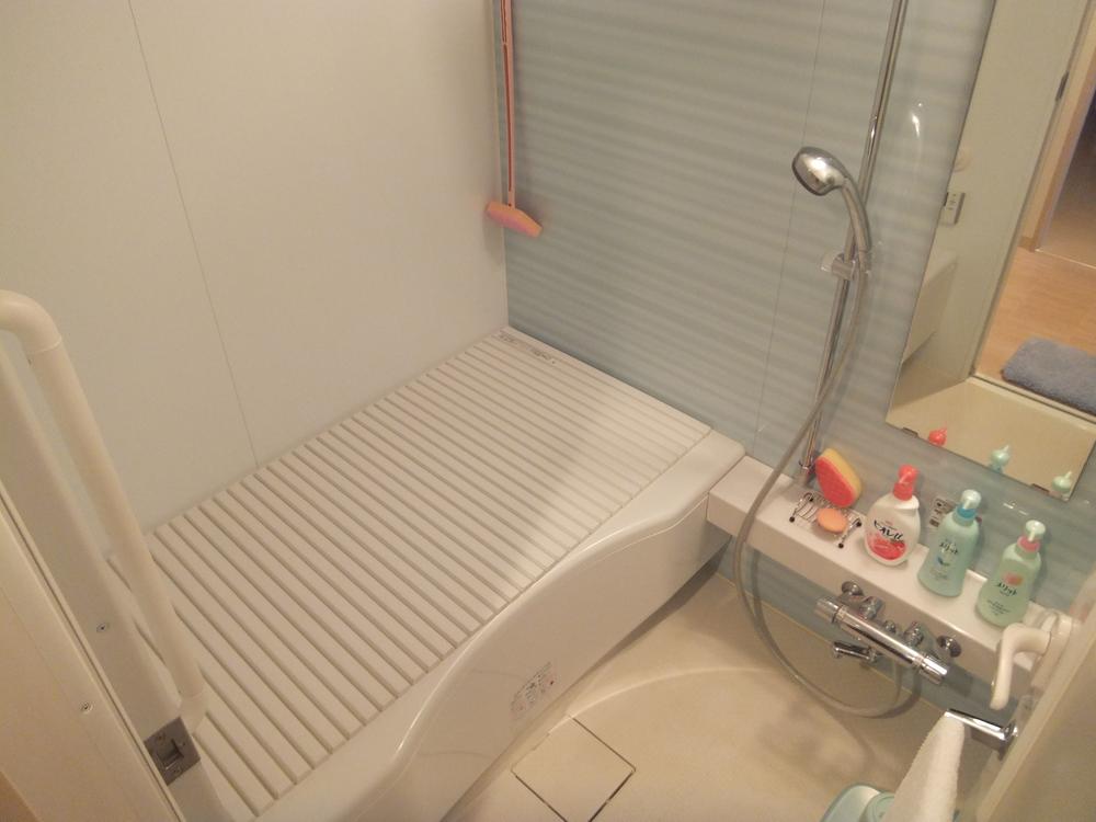 Bathroom. Indoor (12 May 2013) Shooting