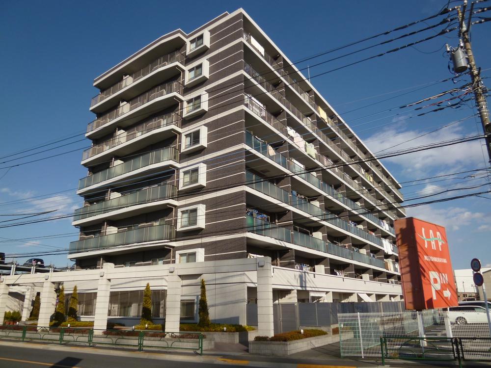 Local appearance photo. Local (12 May 2013) Shooting