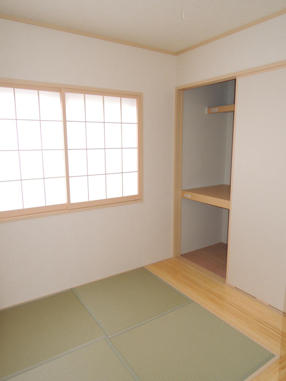 Non-living room. Same specifications