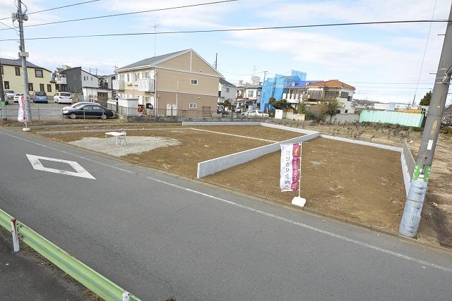 Local photos, including front road. Local (January 2014) Shooting