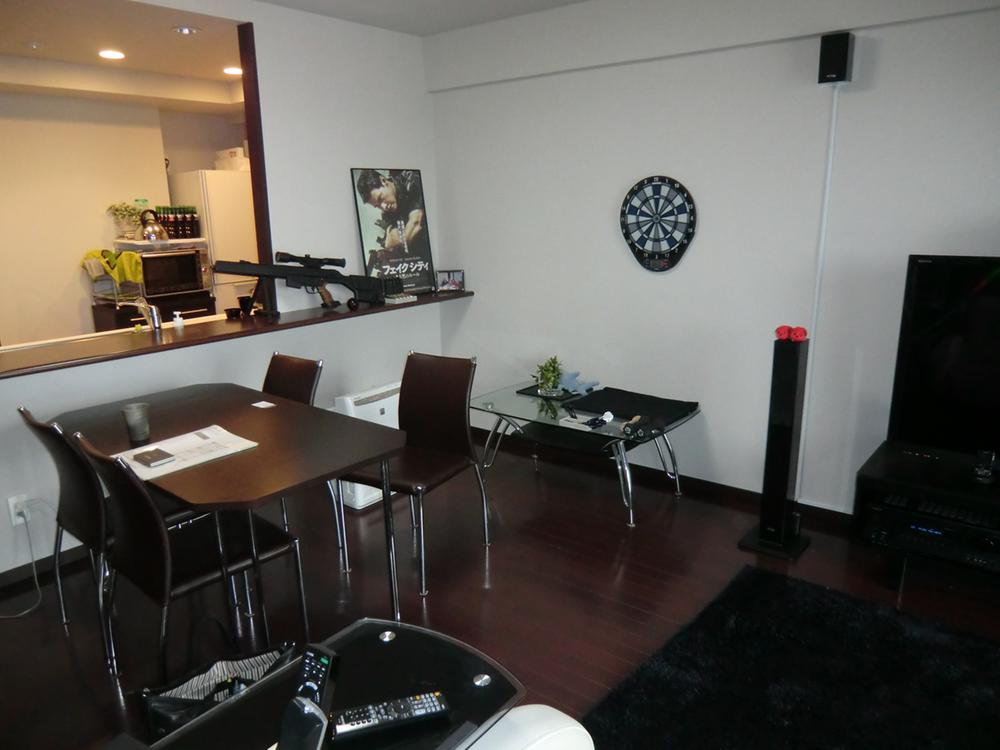 Living. Room (August 2011) shooting