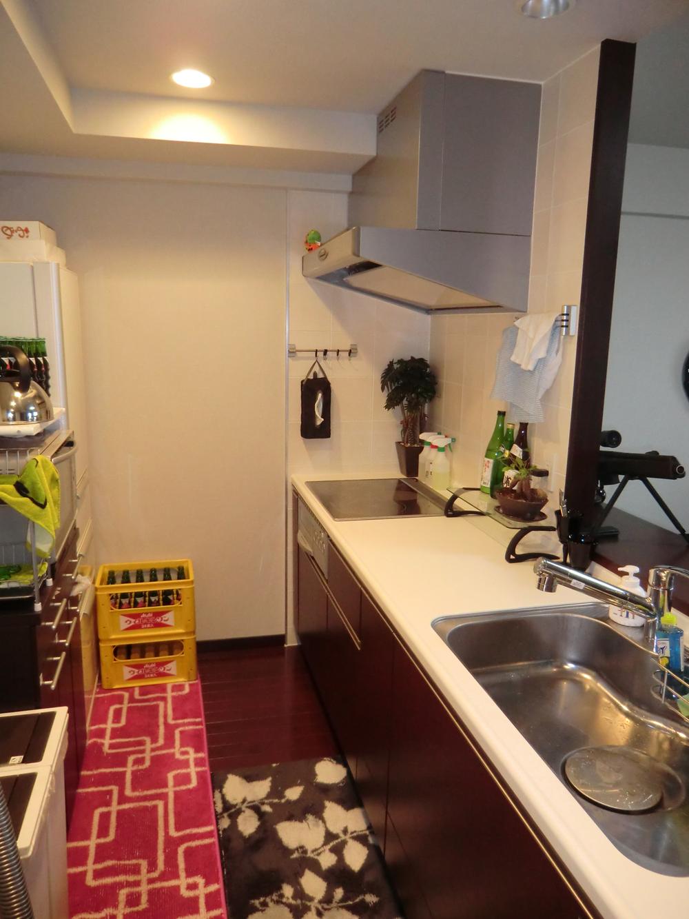 Kitchen. Room (August 2011) shooting