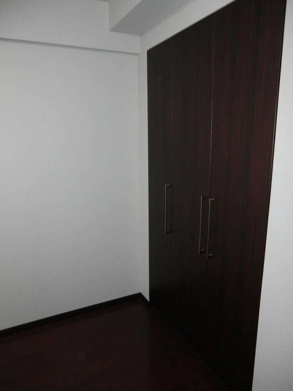 Non-living room. Room (August 2011) shooting