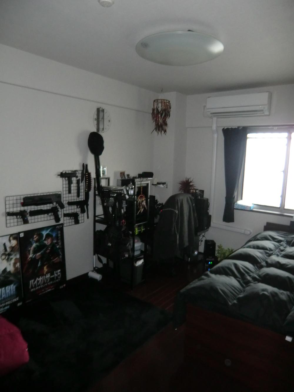 Non-living room. Room (August 2011) shooting