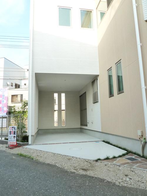 Parking lot. Local (August 2013) Shooting