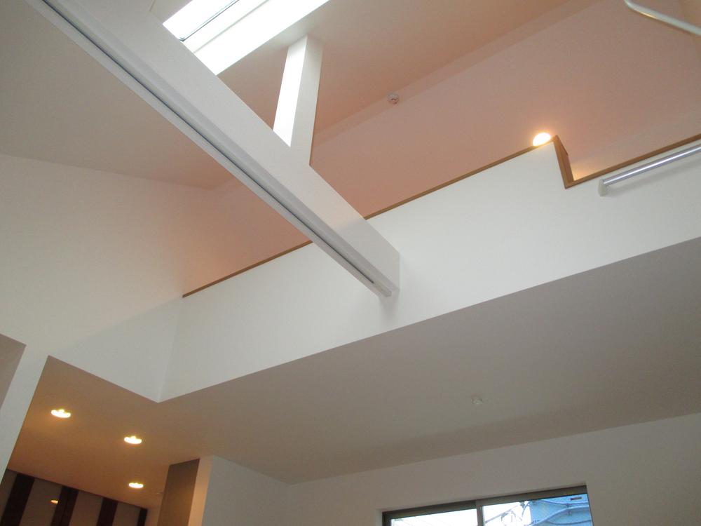 Living. Top light in the living room  ■ ◇ Corporation housing market ◇ ■