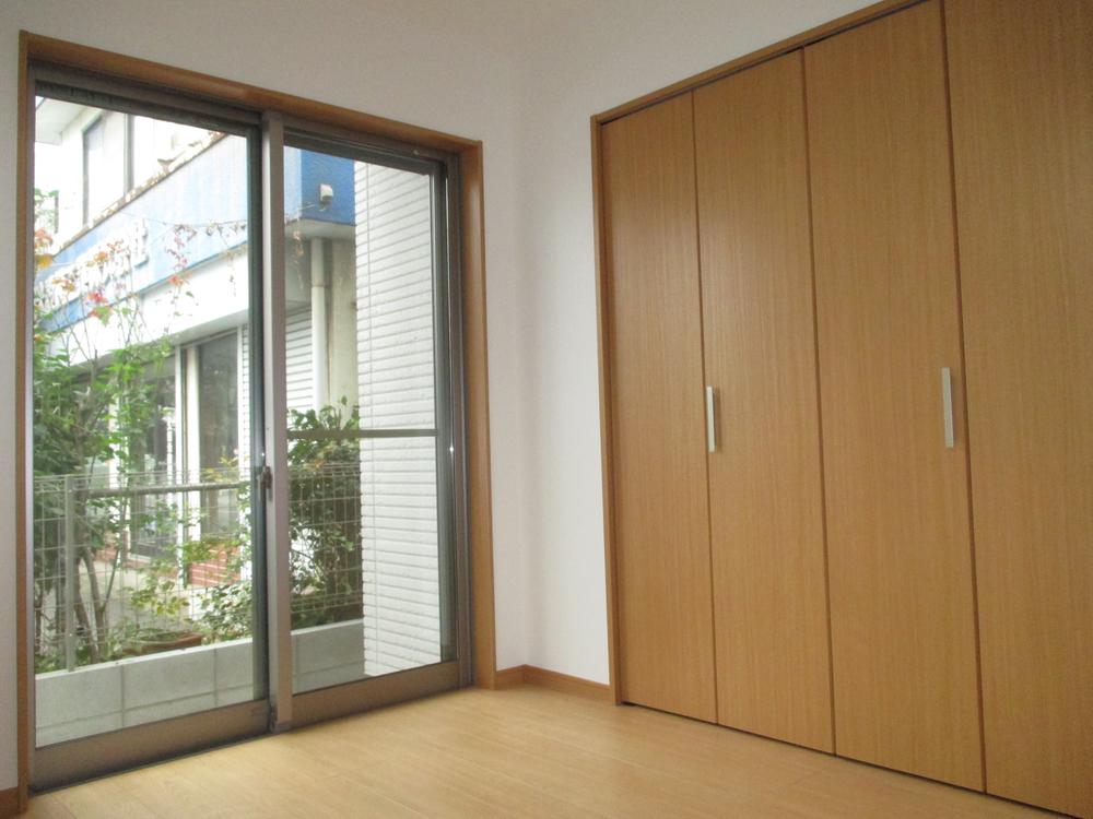 Non-living room. Indoor (10 May 2013) Shooting