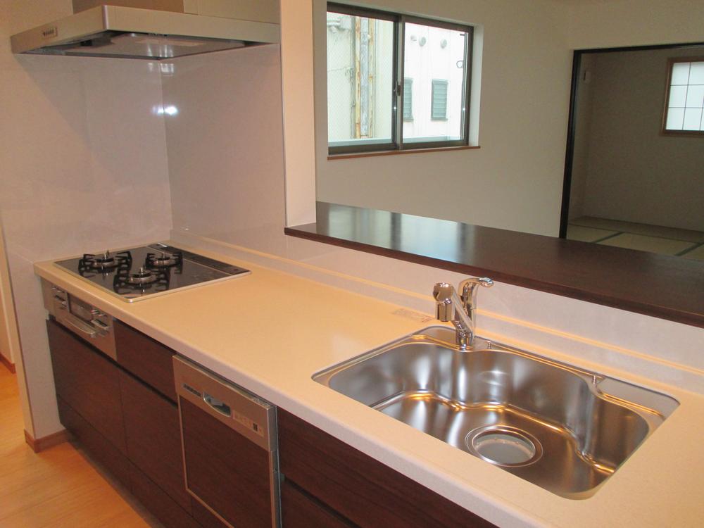 Kitchen. Indoor (10 May 2013) Shooting