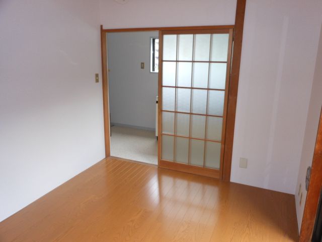 Living and room. Cooling and heating efficiency UP if there is a sliding door