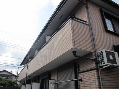 Entrance. Good appearance