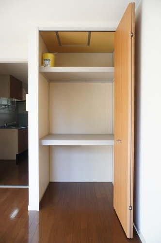 Receipt. Western-style is the storage