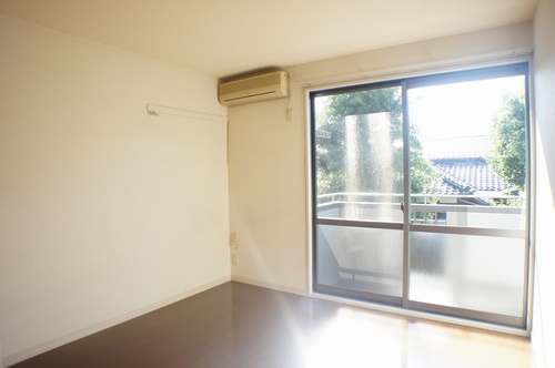 Living and room. 5.5 Pledge of Western-style