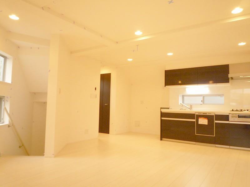 Living. Spacious 14 quires of LDK