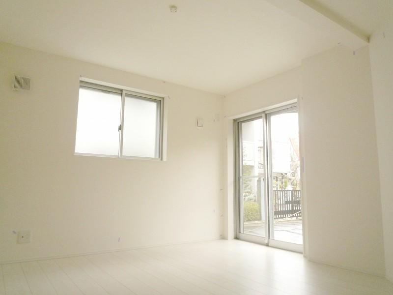 Non-living room. The first floor of the Western-style