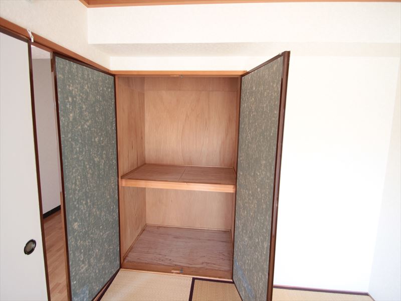 Receipt. Large storage space