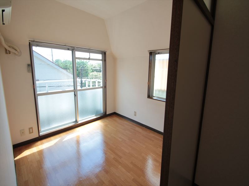 Living and room. Top-floor room