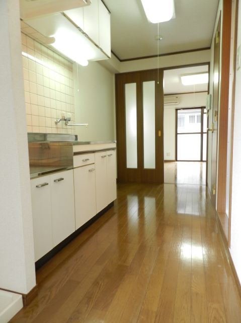 Kitchen. It is comfortable even around the kitchen