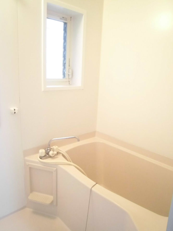 Bath. I'm glad bus Restroom!