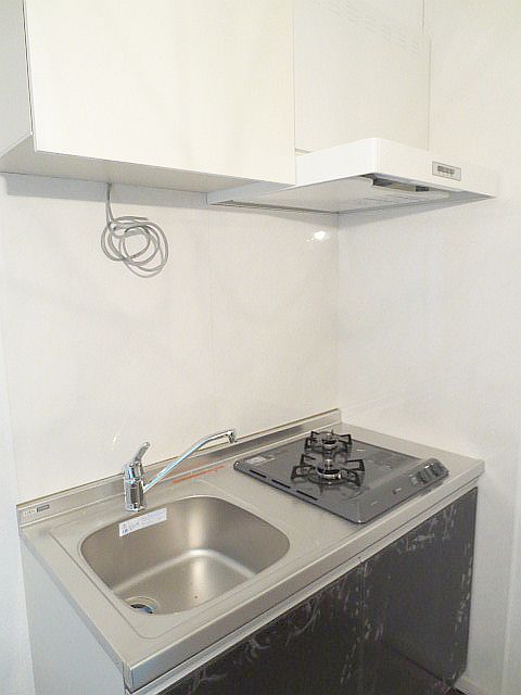Kitchen. 2-neck with gas stove