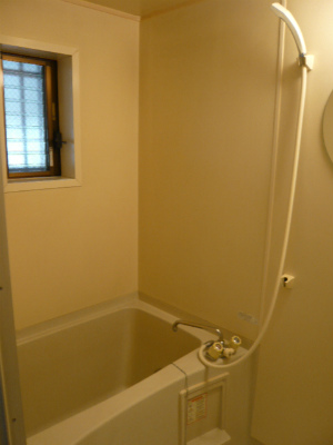 Bath. It is a bath with a reheating & Window