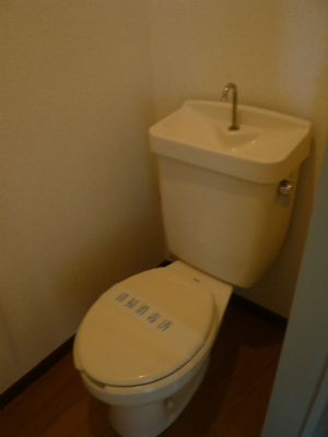 Toilet. It would be a good alternative bus toilet