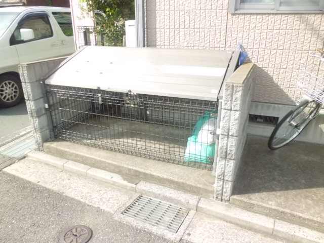 Other common areas.  ☆ On-site trash Storage ☆ 