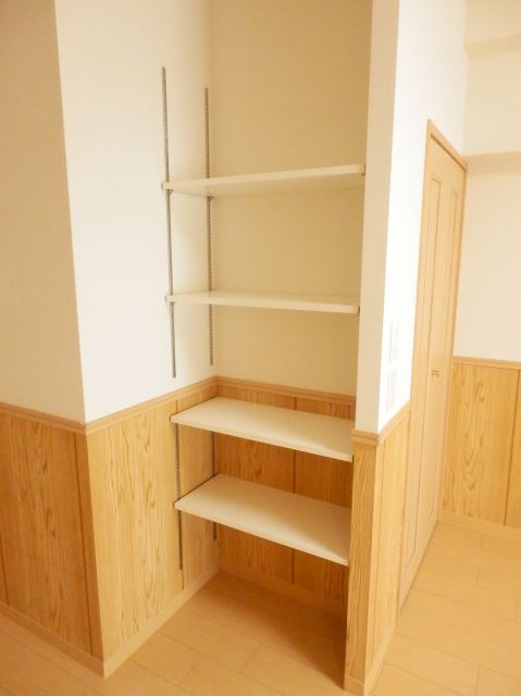 Receipt. With storage shelves