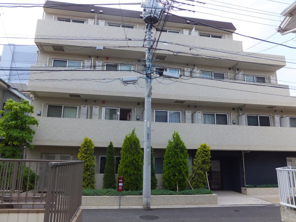 Local appearance photo. Local (10 May 2013) Shooting