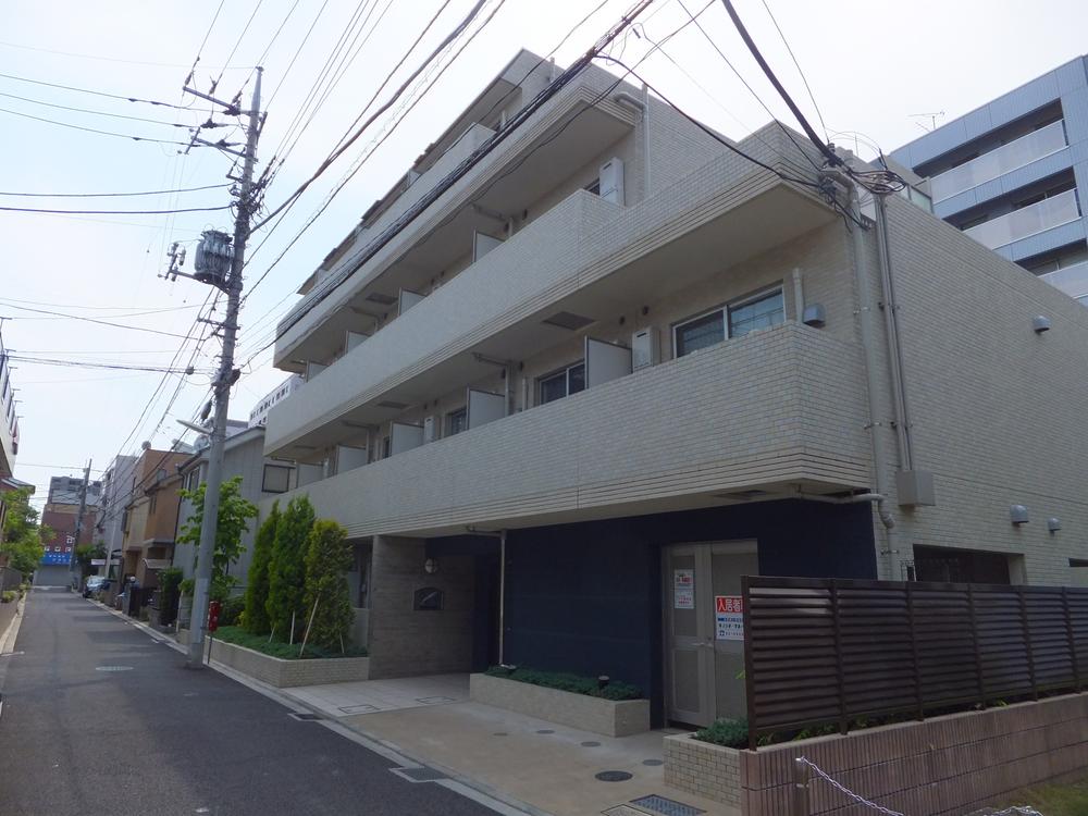 Local appearance photo. Local (10 May 2013) Shooting