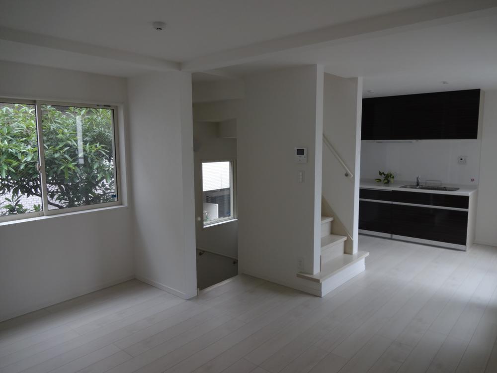 Living. Indoor (08 May 2013) Shooting