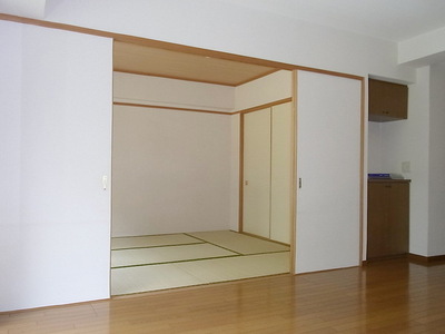 View. Japanese-style room 6 quires