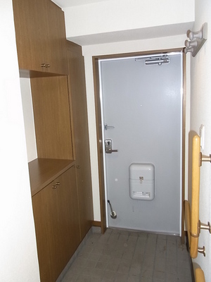 Entrance. Entrance of spread ・ Shoebox plenty