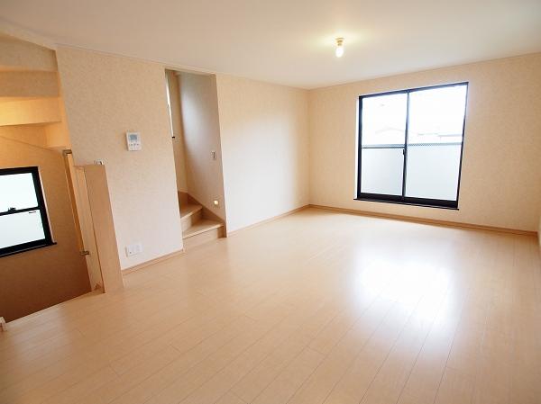 Same specifications photos (living). Same specifications