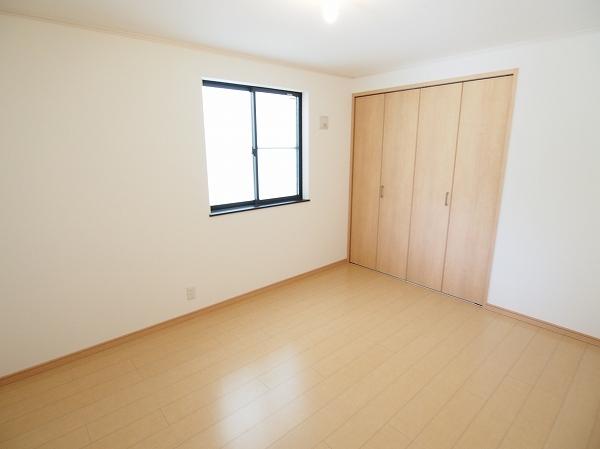 Same specifications photos (Other introspection). Same specifications