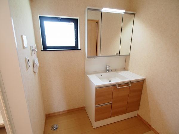 Same specifications photos (Other introspection). Same specifications