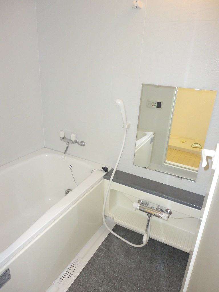 Bath. With Reheating function with a bath and bathroom dryer