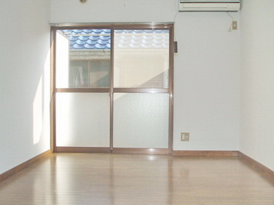 Living and room. Western-style 6 Pledge