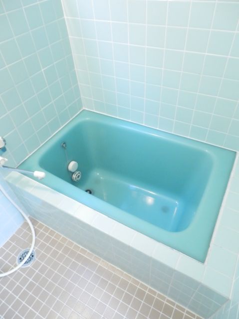 Bath. With happy Reheating function. 