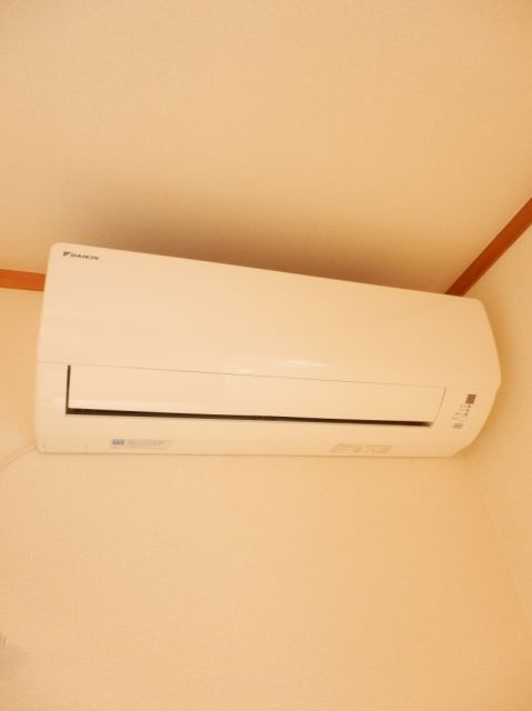 Other Equipment. 1F, 2F both air-conditioned