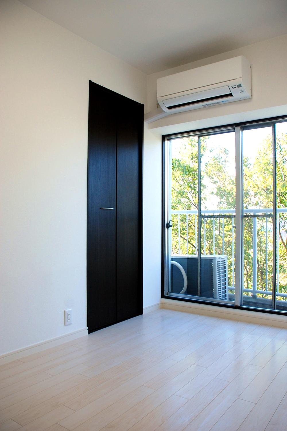 Non-living room. Indoor (12 May 2013) Shooting