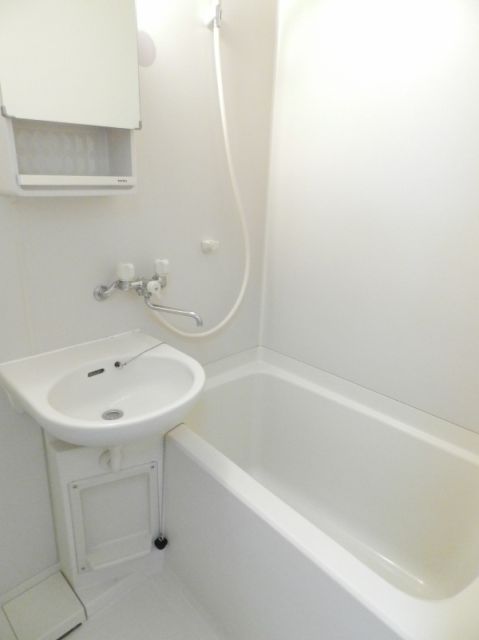 Bath. Washbasin in the bathroom