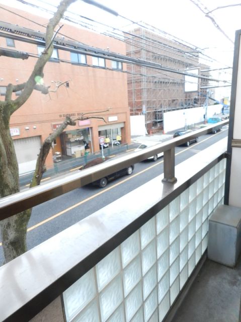 Balcony. Jose also laundry with veranda