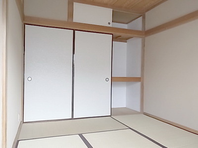 Living and room. Japanese-style room 6 quires ・ Storage between 1