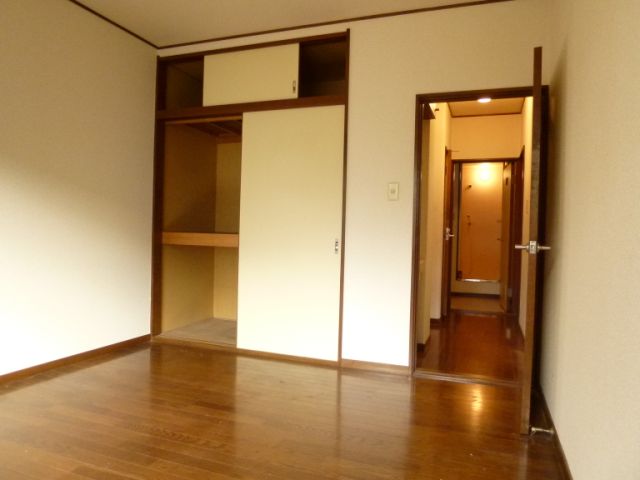 Living and room. Room storage