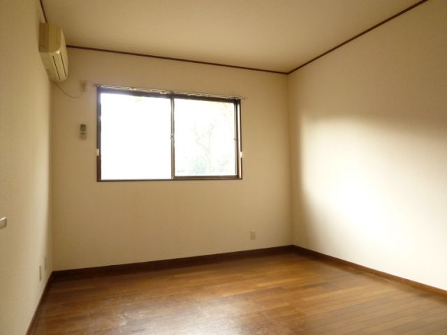 Living and room. Flooring 7 Pledge