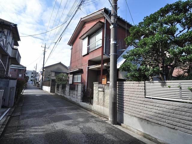 Local photos, including front road. Musashino Sekizen 2-chome, contact road situation