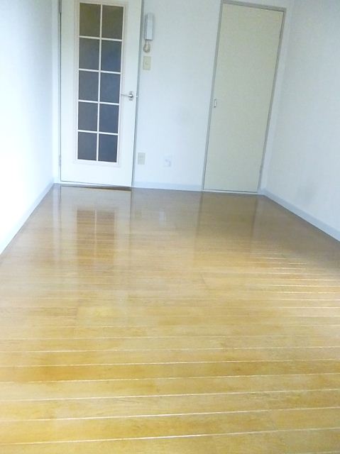 Living and room. It is the flooring of Western-style.