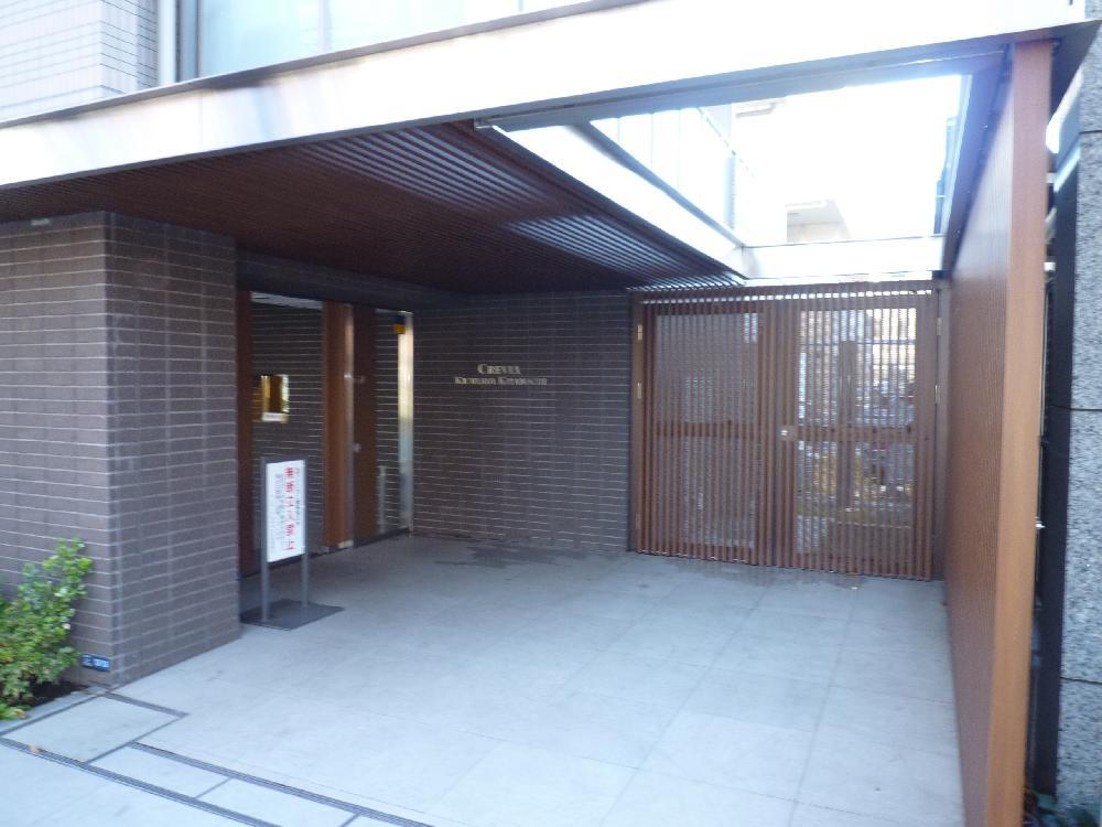 Entrance. Entrance (12 May 2013) Shooting