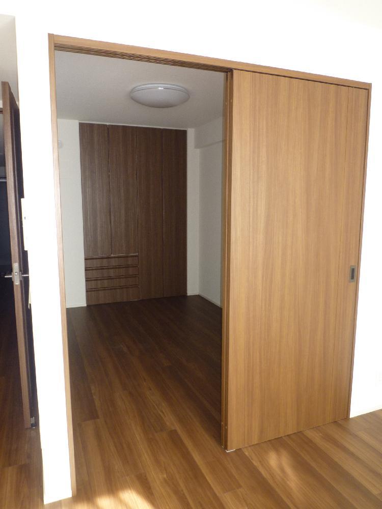 Non-living room. Western-style about 5.0 tatami mats (LD adjacent) (December 2013) Shooting