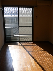 Living and room. Western-style 6 Pledge